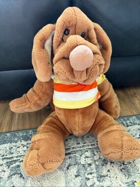 Vintage 1981  Plush Wrinkles Dog Hand Puppet Ganz‎ Bros. The Heritage Collection